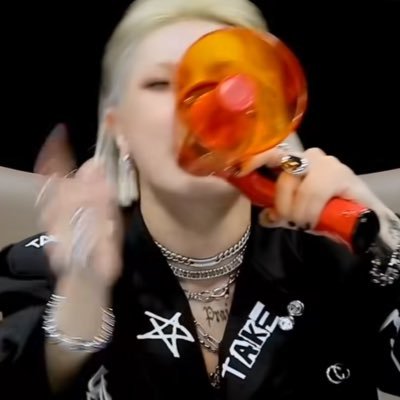 vicvic__v's profile picture. 한세