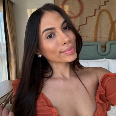 Latina mami 🇻🇪 Follow me on @yournicolexo • No longer doing collabs 🙅🏽♀️ 👉🏽 Spoil me https://t.co/RrqbnlH4EF