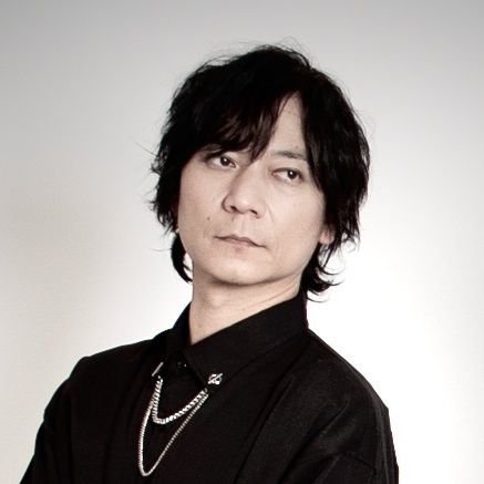 ロックバンドTHE ONE（@the_one_rock_jp)でハイパーバリトンを使いベース&ギターを同時に操る音楽家。メジャーデビューの夢破れ、その悔しさを糧に、音楽で語る未完成の物語。歌と弦で感情を紡ぎ出す。#ギタリスト #ベーシスト