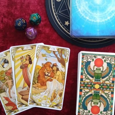 タロットカードを詠んでいます。
オラクルカード、数秘🌟
ハンドメイド、コーヒー、花、猫、アート大好き🌟　　　
　-Tarot fortune teller-