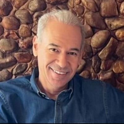 Sou Hugo Paraguassu Serradourada, geólogo, advogado e rubro-negro da gema.