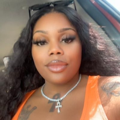 1 : 1 • pretty lil hustler 💸 @londynnstackz_x suspended at 120k 🥺 https://t.co/1p7NZSrLO5