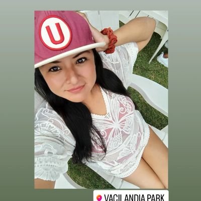 Socia Adherente de Universitario de Deportes y de profesión Ing Civil. 💛