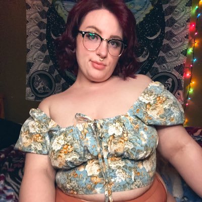 Allie 26✨Bi 💚 Adult Content Creator 💦milf 😈 BBW 💜KINK FRENDLY🎀 ABDL ☁️18+ ONLY 🔞 $AllieBaby617