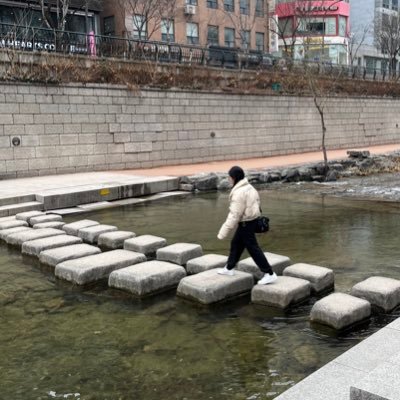 loreinesanluis's profile picture. permanently migrated to my stan acc 💀