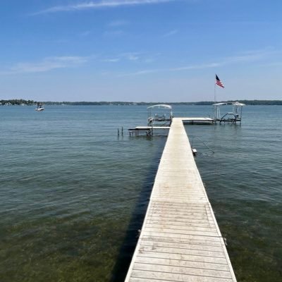 RayyyRay52's profile picture. 