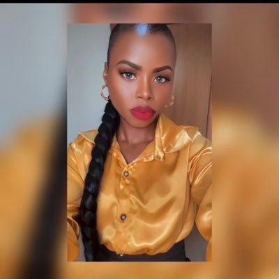 julie_udegbulem's profile picture. Multipotentialite ✨✨