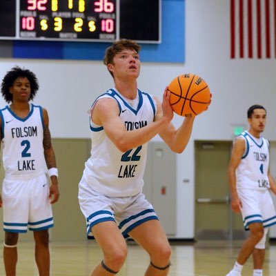 6'5” 185 lbs. Wing/Forward at Folsom Lake College