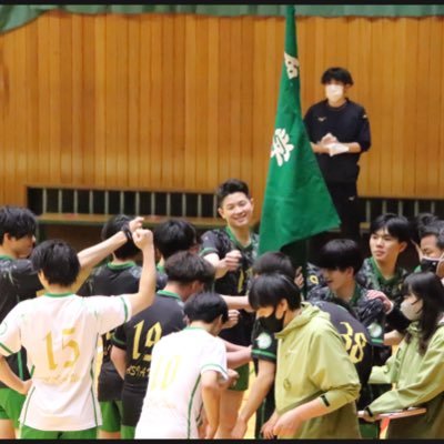 亜細亜大学男子バレーボール部公式アカウントです。試合の速報や、選手紹介、亜大スポーツなどの更新情報の掲載などしてきます。フォローよろしくお願いします。