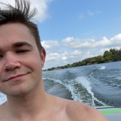 countryb0y21's profile picture. Gay | 26 | just going with the flow of life 🤪 hope everyone is having a great day!