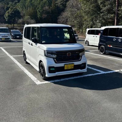 ホンダNBOXカスタムスタイル➕ブラック乗り。同じNBOX等車乗りの方と知り合いたいです。 よろしくお願いします