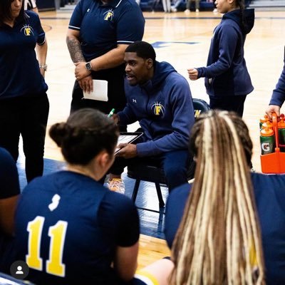 Head Coach @fhsladywarrior1 | Skill Development |All ages|”A positive mind, leads to a polished game”