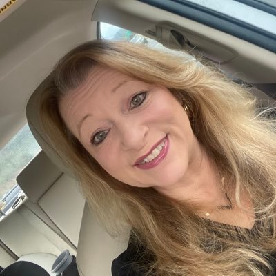 Wife, mother, and lifelong learner. Executive Director of Exceptional Education Hoover City Schools- Tweets represent personal and/or professional interests.🍎