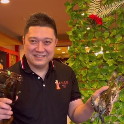 ムーさんこと牟明輝のガチ中華店 『食彩雲南』『ムーさんの蒸鍋館』『食遇・楼蘭』(ハラール中華)『南方急行』(中国南部の家庭料理の店)https://t.co/PoaYG7VH6J