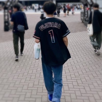 yamapp08's profile picture. 東京/千葉ロッテマリーンズ/マリーンズの選手は皆すべからく好き/選手を全肯定！金ピカ🍺