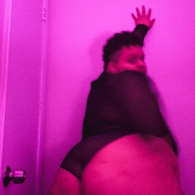 28🪼NSFW 🪼They/she. 🪼Fat Black Femme Top. 🪼 I like to talk about feelings and fucking.