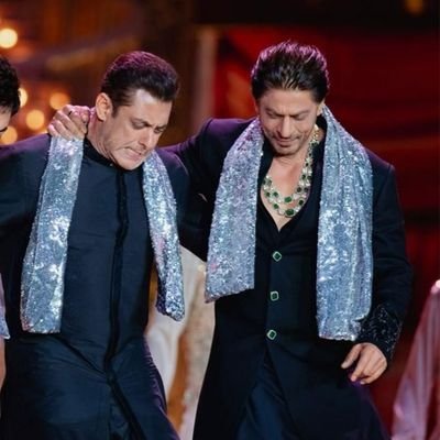 I am Equally Big Fan of @BeingSalmanKhan and @iamsrk ❤️❤️