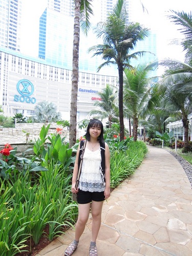 Smiling doesn't necessarily means I'm happy. Sometimes, it just means that I'm strong enough to face problems.
