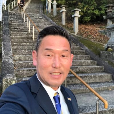 国民民主党 山口県連所属 西尾たかお後援会長 大内一也県議 石田たくなり防府市議 西尾たかお周南市政策委員と活動 周南市熊毛地区にて毎朝、幟を持ち立っております、地域に寄り添い盛り上げる為に地方自治体議員は大切です、お気軽にお声掛けください。