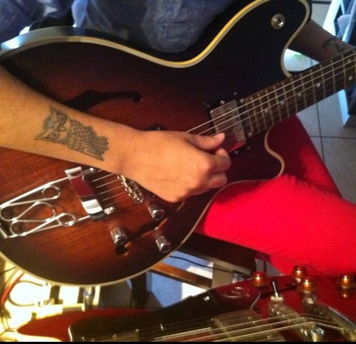 _spaceystace's profile picture. Dreamer. Guitarist in
@sansband and @skywaysarehighways