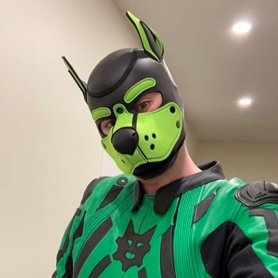@militaryhockeyguy on Telegram. Gearhead in Toronto. Fiancé of @Pup_Glove