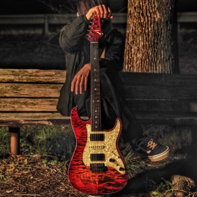 4dankaiusetsu's profile picture. ノリと勢いギタリストᕙ( ˙-˙ )ᕗ