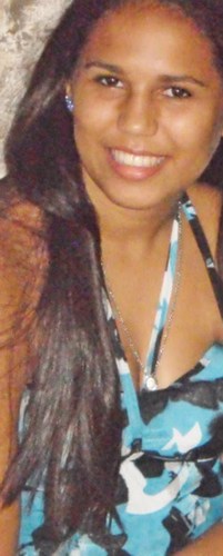 Sou carinhosa , Tentando ser feliz não ligo pra beleza porque a fórmula da beleza é o tempo,só tento me cuidar...