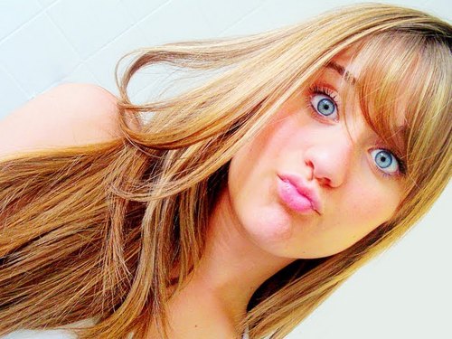 16anos, cantora, romantica, Modelo, bebe do @RafaGabiatti_  e do @williamcapelete quer saber mais? mesegue *-* fotos - http://t.co/modRtDp8Ar