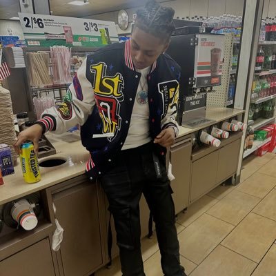 E4Leef❤️🕊 E4TJ🕊❤️ Coach Bates🕊💔 ALL TWITCH USERS FOLLOW MY TWITCH @officialstretchtv