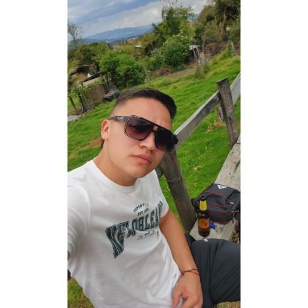 danihuerfano18's profile picture. 