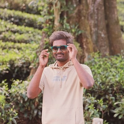 படிப்பு: இயந்திர பொறியியல் (Mechanical Engineer)
வேலை: பங்குகள் வர்த்தகங்கள் பரிவர்த்தனை (Master Professional Pro Business Trader)
சன்மார்க்கி (immortal life)