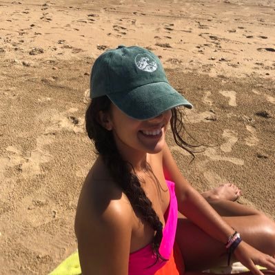 Irene_Robleda's profile picture. Robleda.🌙
No fardes de lo que carecesss. 😉