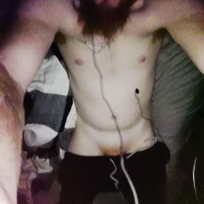 I'm Matt aka the ginge im 26  im here to show off my pics and videos some that are NSFW and some that aren't I also do plan on showing off my art work from ohio