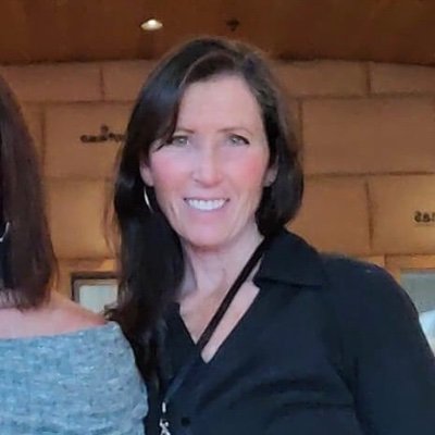 Projectsfor33's profile picture. 