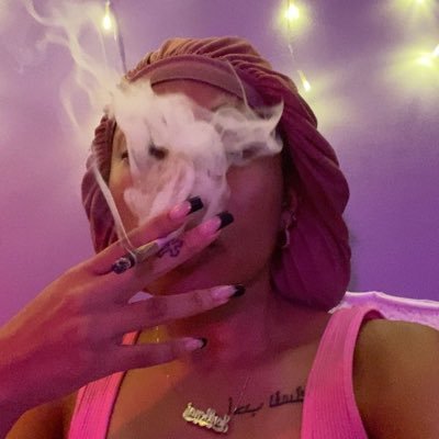 Louisiana ✈️Atlanta | SizeQueen🍆🥹| PM for Menu 📖💦| PAID Collabs 💦💰PM 💕| follow me on instagram @karlieee._____