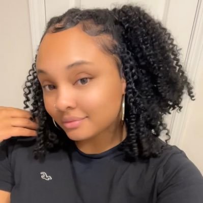 plant mom 🌱 | rnb enthusiast 🎙 | dope soul ❤️🔥 |