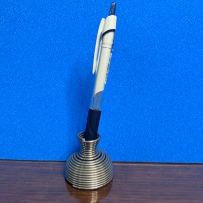 細線バネ、薄板バネ、ワイヤーフォーミング等を生産しているバネメーカーです✨試作1個からでも可能です!日常を呟いて幅広く知ってもらえたらと思います🙇♀️いいね、フォロー励みになります! 無言フォロー大歓迎!お問い合わせはHPからお願いします!#バネ