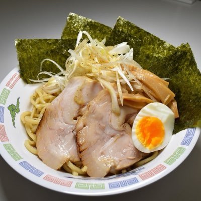 #ながとも第２食堂 「今日のアレ」をつぶやきます(о´∀`о) 「今日のアレ」とは、魔法の呪文。 お食事をお受け取りの際、カウンターにて 「今日のアレください」と言うと、素敵なサービスが受けられます(*´꒳`*) レアなトッピングやご飯のお供が貰えるお得な情報満載！是非フォローをお願いします！ お問い合わせはDMへ