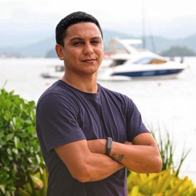 Corretor de locações e vendas de imóveis e barcos
pela empresa Boat Life.