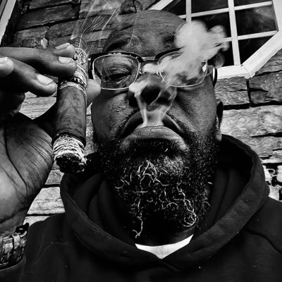 plznigga's profile picture. …………….