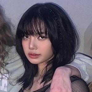 lovelalisa3000's profile picture. @wearelloud