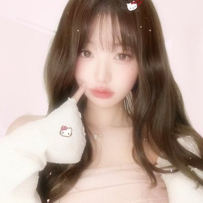 chunye121388's profile picture. 双向 有精神病 双性恋 基督徒 25届艺考 五猫一狗的妈妈 门槛200自用梯子：https://t.co/FrU7GX76ZQ