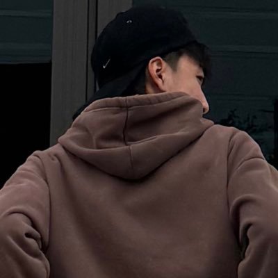 ti38052857's profile picture. tìm bn