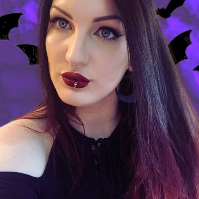 🦇 Australian Twitch variety streamer. 🔮 She/her. 🌙 Mother of cats and lover of all things spoopy.