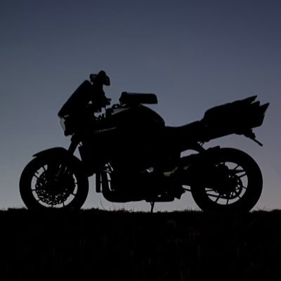 愛知県三河を拠点に、長距離ツーリング用のB-KING、近場探索用のKLX125に乗って走り回ってます。主に週末ツーリング。どこかで見かけたら気軽に声かけてください。 無言フォロー失礼します。よろしくね〜(^_^)v