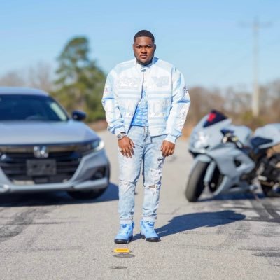 Kanye64233231's profile picture. 