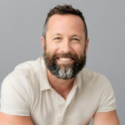 Online entrepreneur. Author. Storyteller. Cynic. Grab my latest book here: https://t.co/Vot8ByDs9U