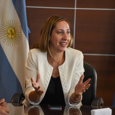 Ministra de Gobierno de la provincia de San Juan

Instagram: @laurapalmaok

Ministerio: @mingobsanjuan

#SanJuan
#CambiaSanJuan