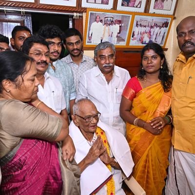 DMK IT Wing 
Nannilam Northern Union
Women Co-ordinater...,..
Kovil thirumalam president 🖤♥️🙏