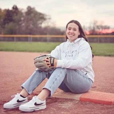 uni softball commit || mishicot high school '24 || wisconsin lightning 🥎